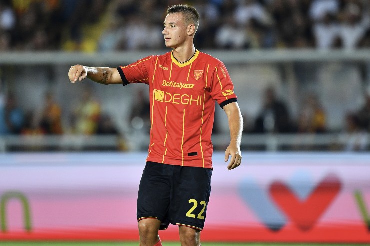 Francesco Camarda con la maglia del Lecce