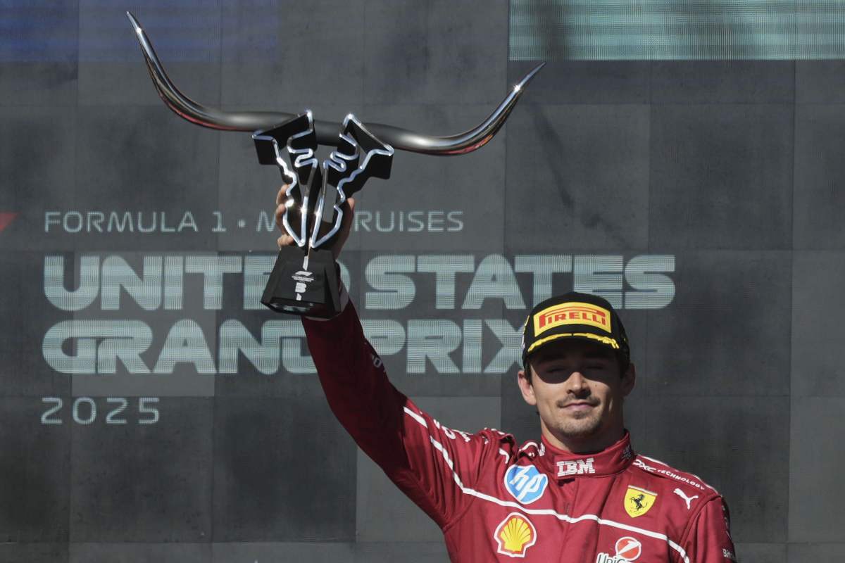 Charles Leclerc festeggia il podio ad Austin
