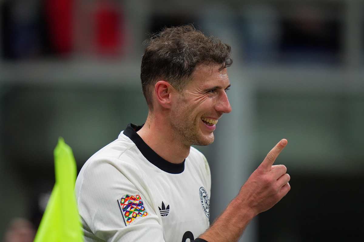 Leon Goretzka sorride dopo un gol